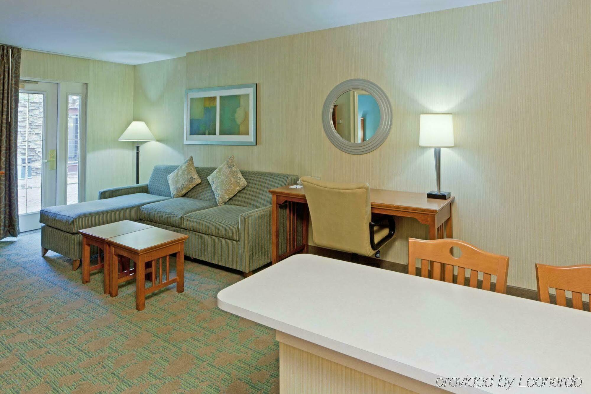 สเตย์บริดจ์ สวีท ไทสันส์ - แม็คลีน Hotel แม็คเลน ภายนอก รูปภาพ